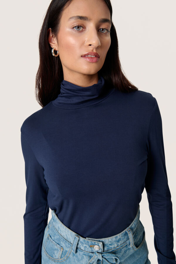 Hanadi Rollneck - Night Sky