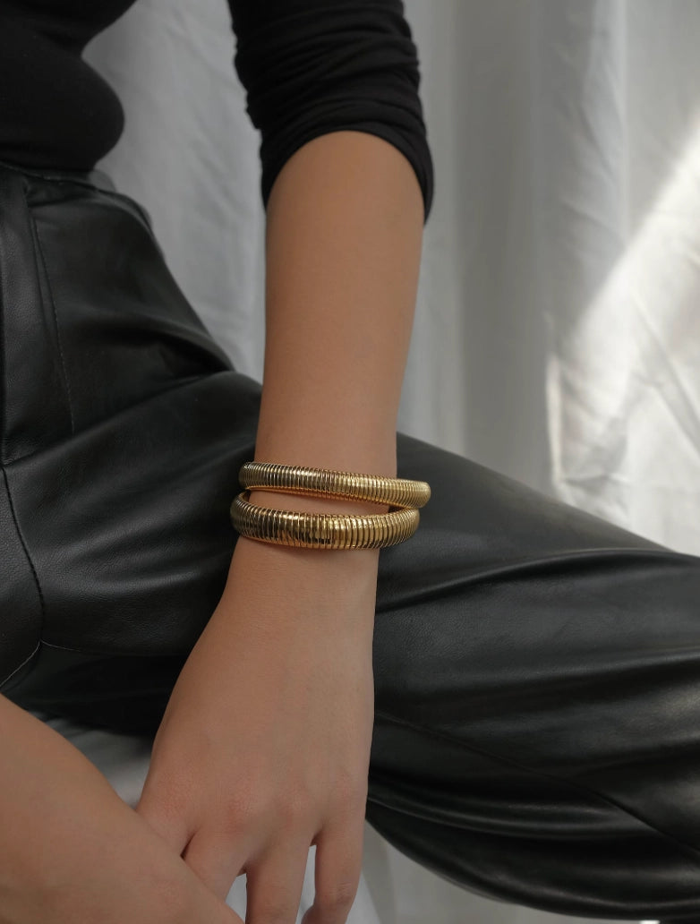 Cobra Bangles