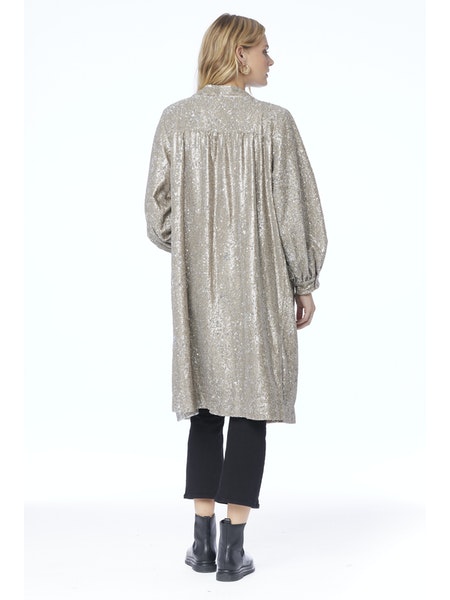 Nikki Robe