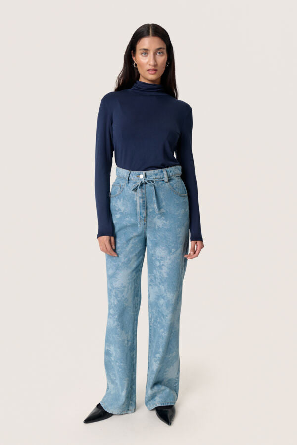 Hanadi Rollneck - Night Sky