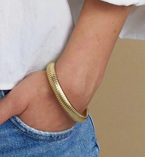 Cobra Bangles