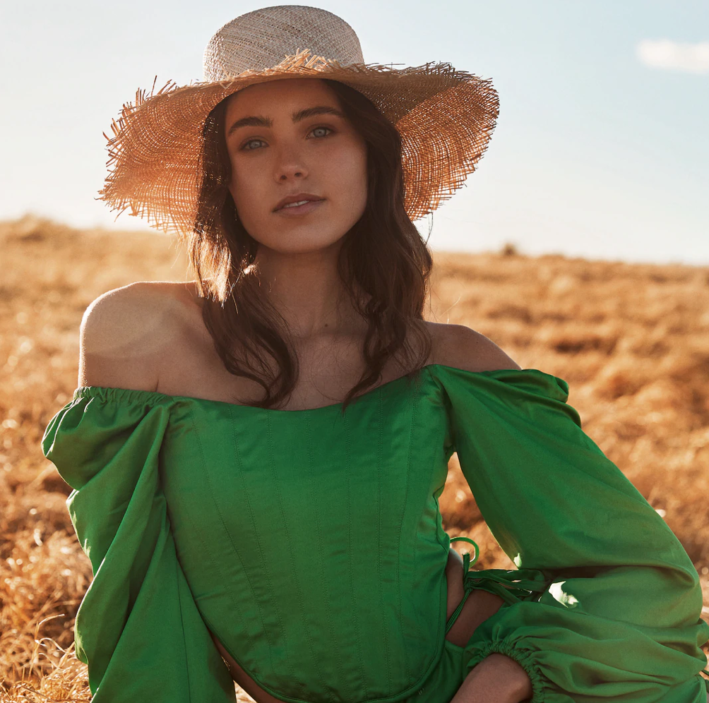 Leonora Boater in Natural