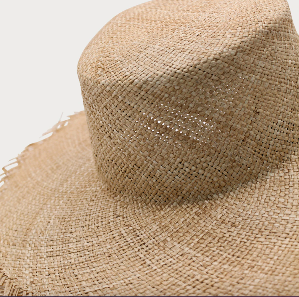 Leonora Boater in Natural