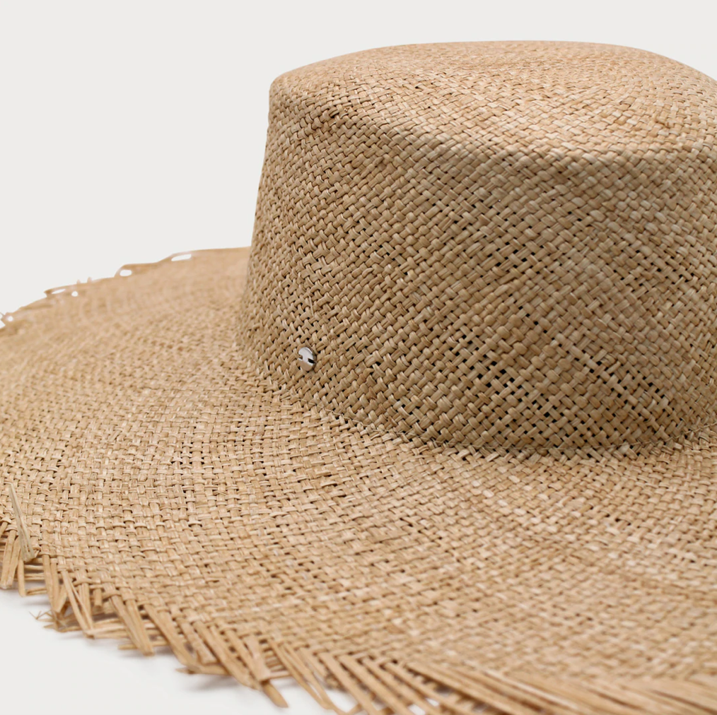 Leonora Boater in Natural